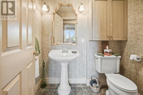 Ph403 - 30 Anglesey Boulevard, Toronto, ON - Indoor Photo Showing Bathroom