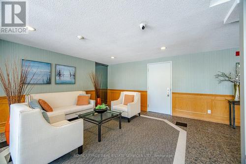 Ph403 - 30 Anglesey Boulevard, Toronto, ON - Indoor