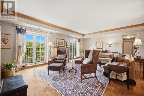 Ph403 - 30 Anglesey Boulevard, Toronto, ON - Indoor Photo Showing Living Room