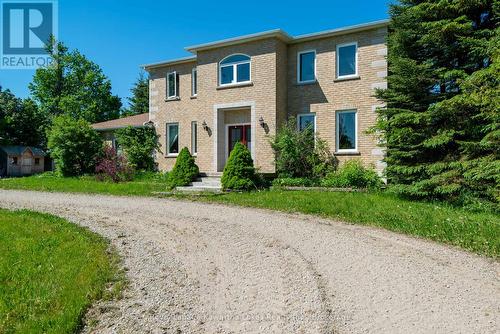 Circular drive - 2435 Elm Tree Road, Kawartha Lakes (Fenelon), ON 