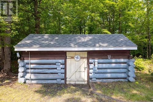 25 Limbert Lane N, Mcdougall, ON 