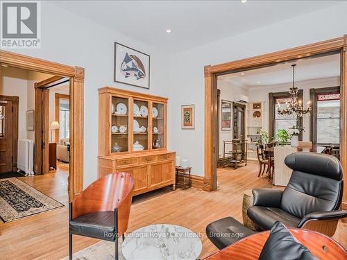 80 London Road W, Guelph (Exhibition Park), ON - Indoor Photo Showing Living Room