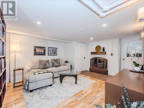 80 London Road W, Guelph (Exhibition Park), ON - Indoor Photo Showing Living Room
