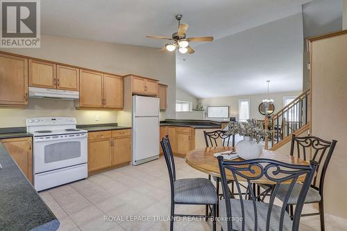 19 ORIOLE LANE, ST. THOMAS - KITCHEN - 19 Oriole Lane, St. Thomas, ON - Indoor Photo Showing Kitchen
