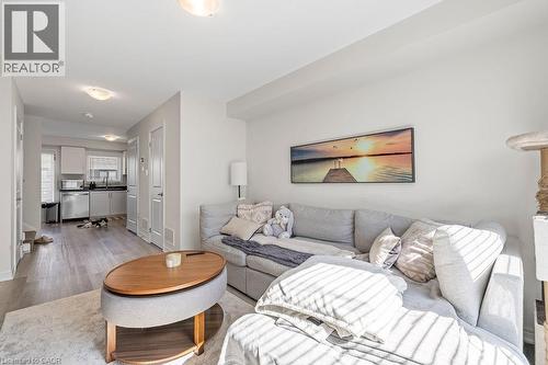 40 Radison Lane, Hamilton, ON - Indoor Photo Showing Living Room