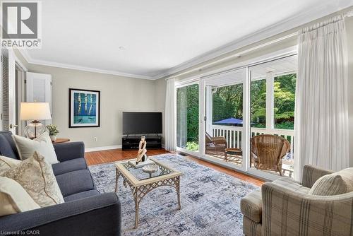 1398 Baldwin Street, Burlington, ON - Indoor Photo Showing Living Room