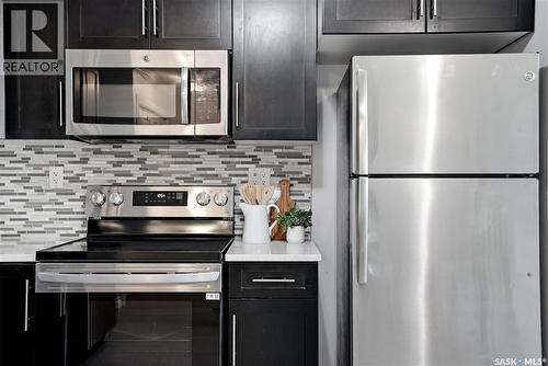 409 225 Hassard Close, Saskatoon, SK - Indoor Photo Showing Kitchen With Stainless Steel Kitchen With Upgraded Kitchen