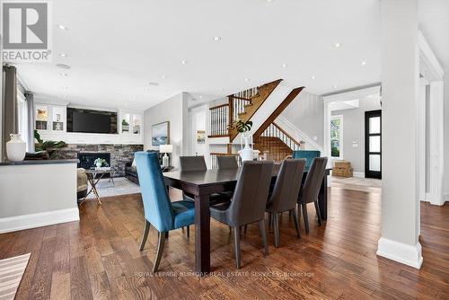 2470 Applewood Drive, Oakville, ON - Indoor Photo Showing Dining Room