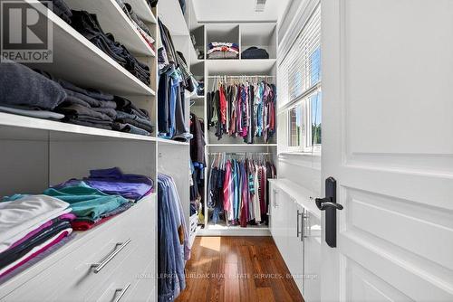 2470 Applewood Drive, Oakville, ON - Indoor With Storage