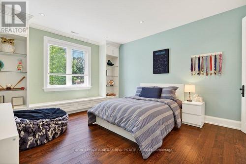 2470 Applewood Drive, Oakville, ON - Indoor Photo Showing Bedroom