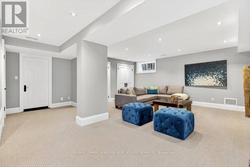 2470 Applewood Drive, Oakville, ON - Indoor