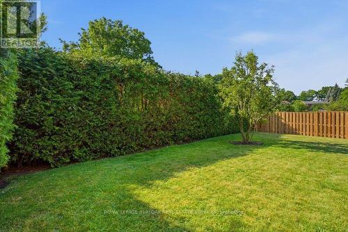 2470 Applewood Drive, Oakville, ON - Outdoor