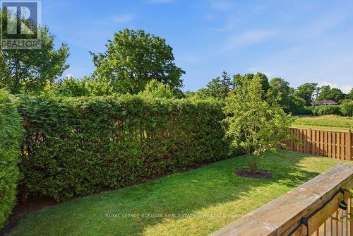 2470 Applewood Drive, Oakville, ON - Outdoor