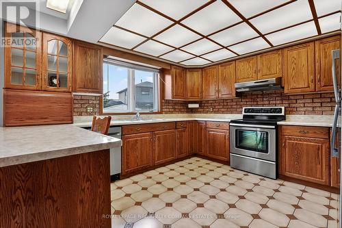 36 Chancery Circle, St. Catharines (Vine/Linwell), ON - Indoor Photo Showing Kitchen