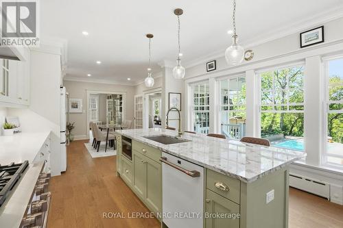 50 Hillcrest Avenue, St. Catharines (Old Glenridge), ON - Indoor Photo Showing Kitchen With Upgraded Kitchen