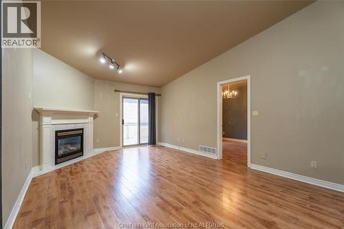 8 Mcintosh Avenue, Chatham, ON - Indoor Photo Showing Living Room With Fireplace