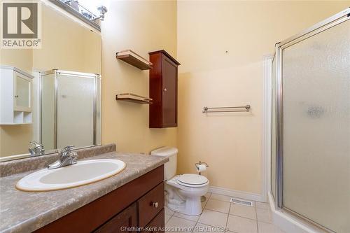 8 Mcintosh Avenue, Chatham, ON - Indoor Photo Showing Bathroom
