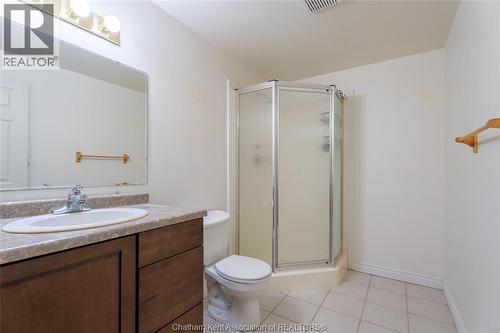 8 Mcintosh Avenue, Chatham, ON - Indoor Photo Showing Bathroom