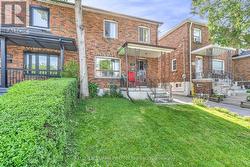 210 BICKNELL AVENUE Toronto, ON M6M 4G9