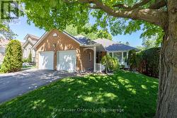 39 VALLEYCREST DRIVE Clarington (Courtice), ON L1E 1H8