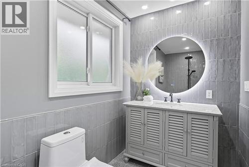 Main 4pc Bath - 278 Purnell Place, Burlington, ON 