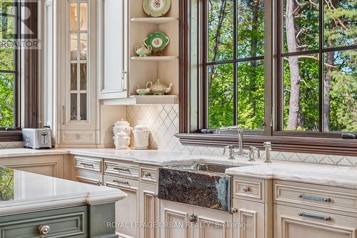 105 King Hills Lane, King, ON - Indoor
