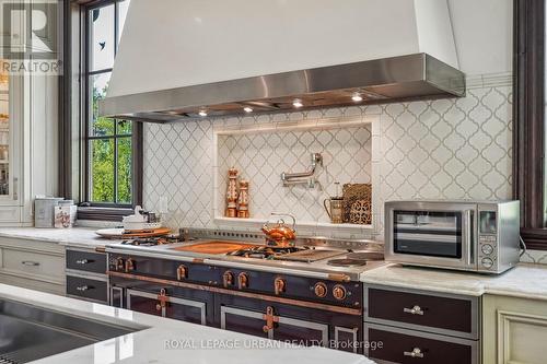 105 King Hills Lane, King, ON - Indoor Photo Showing Kitchen