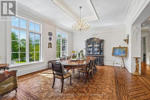 105 King Hills Lane, King, ON - Indoor Photo Showing Dining Room