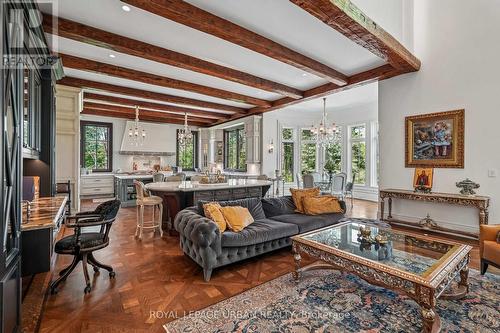 105 King Hills Lane, King, ON - Indoor Photo Showing Living Room