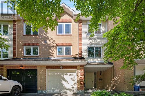 8 MANNINGTON COURT  Ottawa, ON K2J 4A1