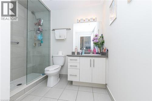 16 Concord Place Unit# 209, Grimsby, ON - Indoor Photo Showing Bathroom