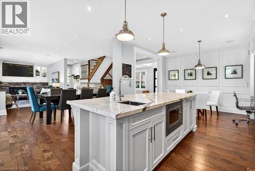 2470 Applewood Drive, Oakville, ON - Indoor