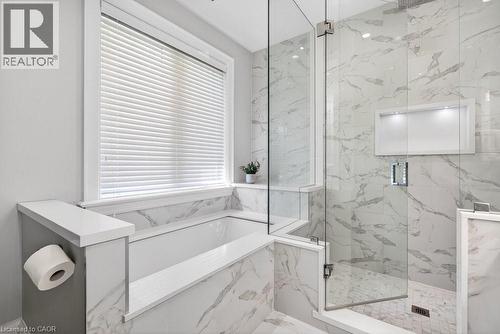 2470 Applewood Drive, Oakville, ON - Indoor Photo Showing Bathroom