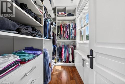 2470 Applewood Drive, Oakville, ON - Indoor With Storage