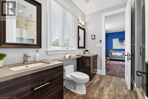 2470 Applewood Drive, Oakville, ON - Indoor Photo Showing Bathroom