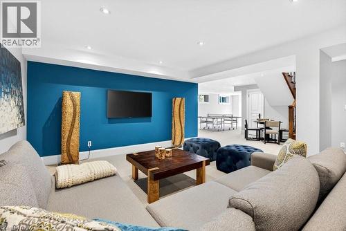 2470 Applewood Drive, Oakville, ON - Indoor Photo Showing Living Room