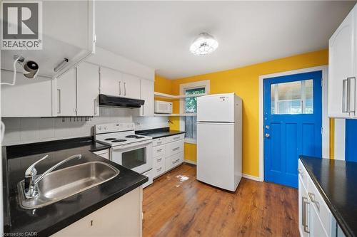 22 Agnes Street, Hamilton, ON - Indoor Photo Showing Kitchen