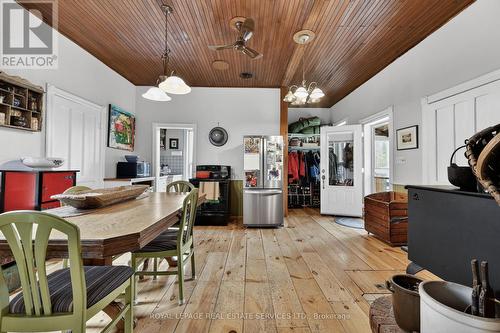 1351 Flos Rd 11 E, Springwater, ON - Indoor Photo Showing Dining Room
