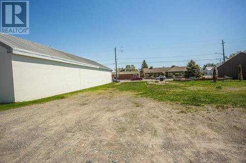 182 & 184 Main St, Thessalon, ON 