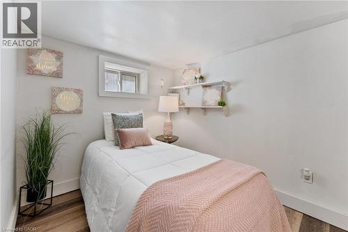 544 Mary Street, Hamilton, ON - Indoor Photo Showing Bedroom