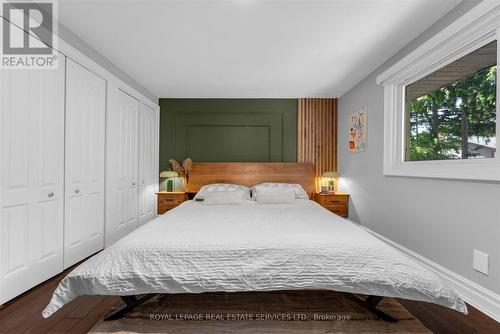 4163 Lakeshore Road, Burlington, ON - Indoor Photo Showing Bedroom