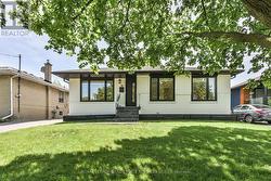18 CELESTINE DRIVE Toronto, ON M9R 3N1