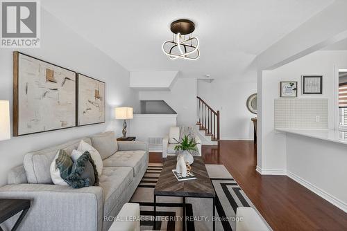 2619 Baynes Sound Way, Ottawa, ON - Indoor Photo Showing Living Room