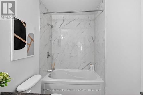 2619 Baynes Sound Way, Ottawa, ON - Indoor Photo Showing Bathroom