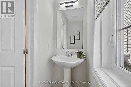 2619 Baynes Sound Way, Ottawa, ON - Indoor Photo Showing Bathroom