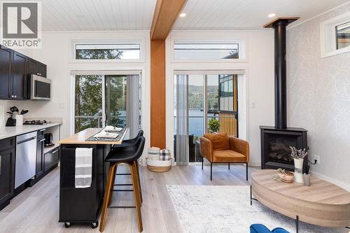 6101 -6099 Coracle Drive, Sechelt, BC - Indoor Photo Showing Other Room