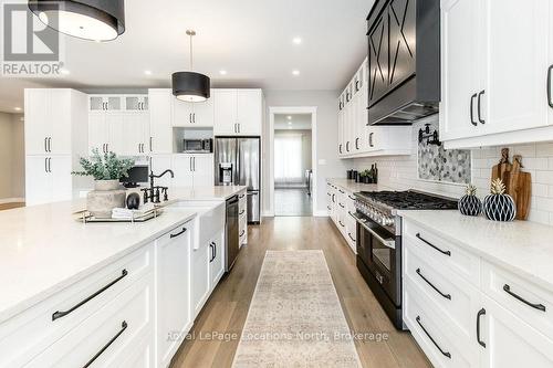 429540 8Th B Concession, Grey Highlands, ON - Indoor Photo Showing Kitchen With Upgraded Kitchen