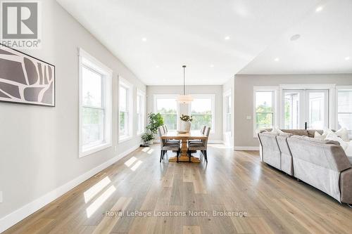 429540 8Th B Concession, Grey Highlands, ON - Indoor Photo Showing Living Room