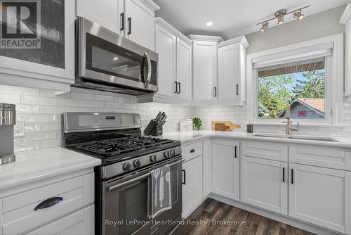 86 Huron Street W, South Huron (Exeter), ON - Indoor Photo Showing Kitchen