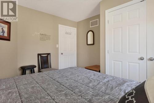 86 Huron Street W, South Huron (Exeter), ON - Indoor Photo Showing Bedroom